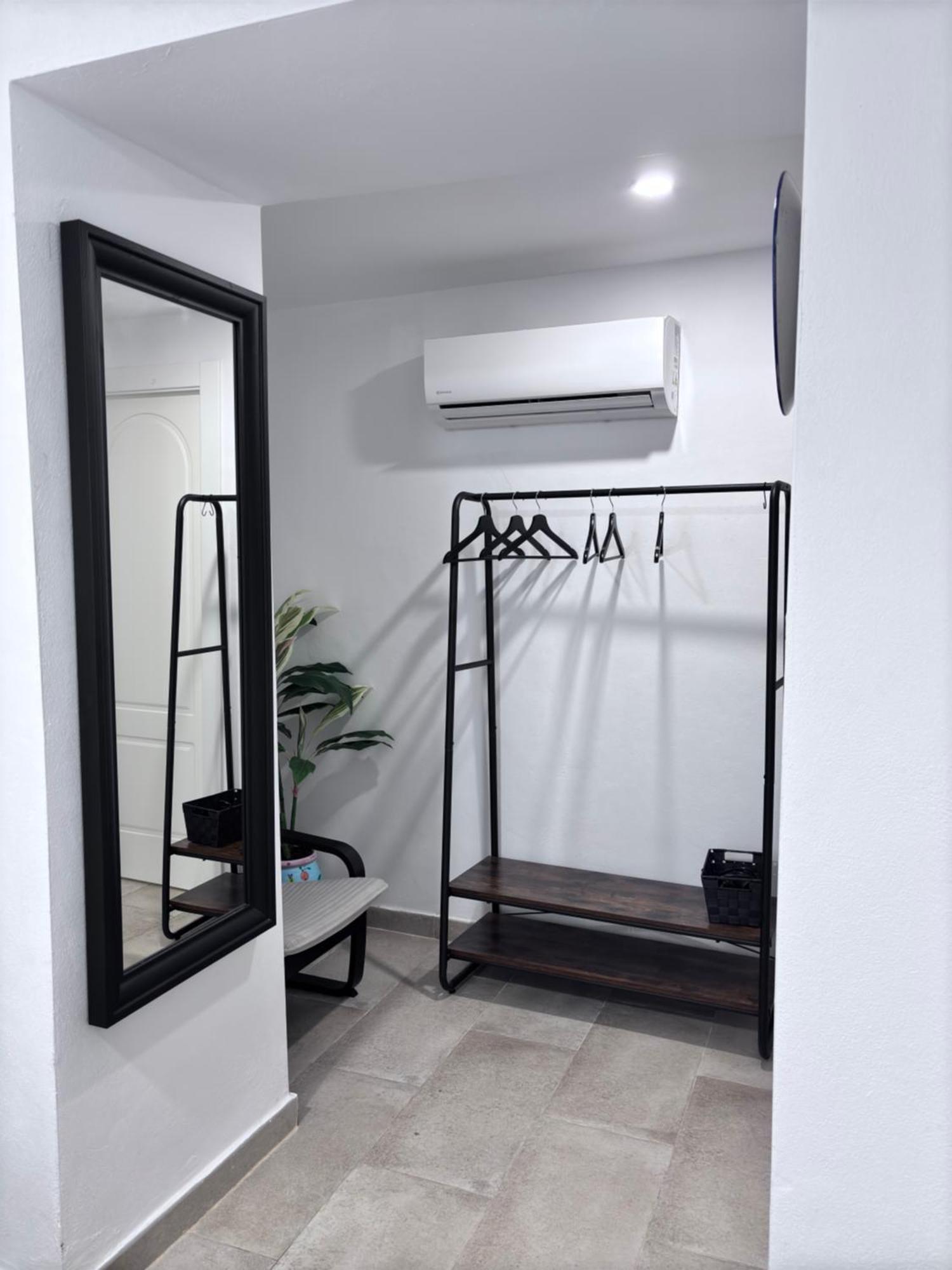 Shanti'S Andalusian Rooms Malaga Bagian luar foto