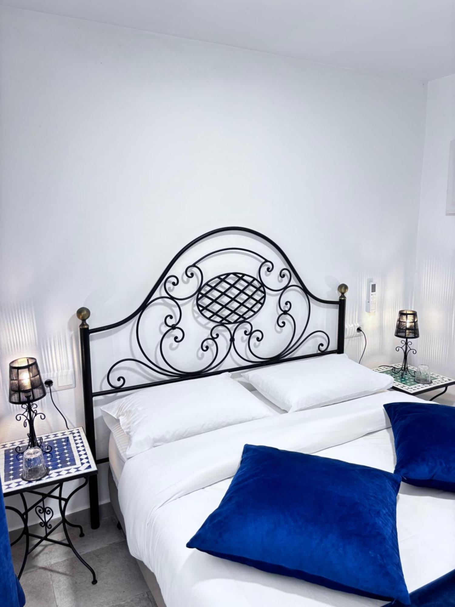 Shanti'S Andalusian Rooms Malaga Bagian luar foto