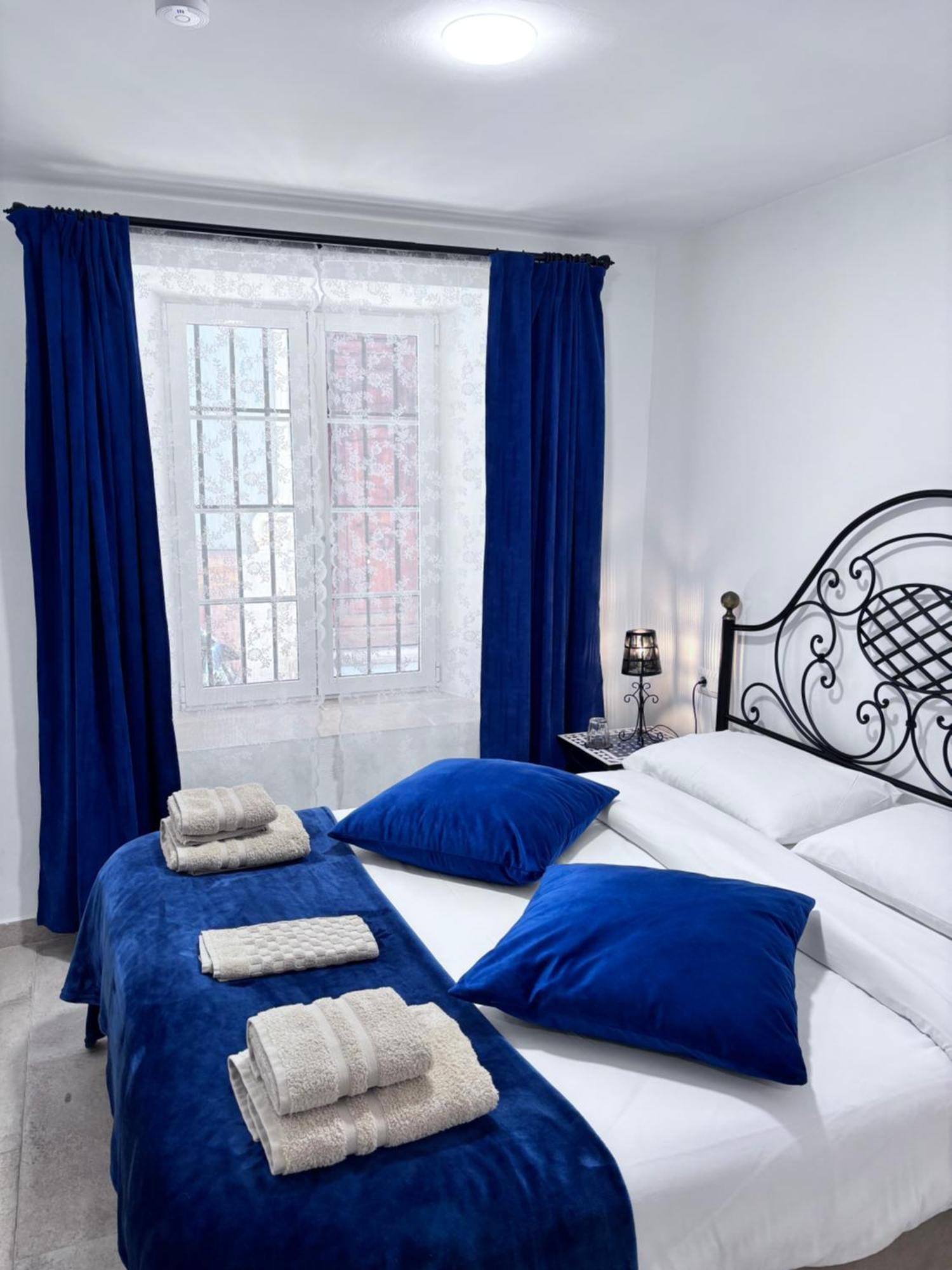 Shanti'S Andalusian Rooms Malaga Bagian luar foto