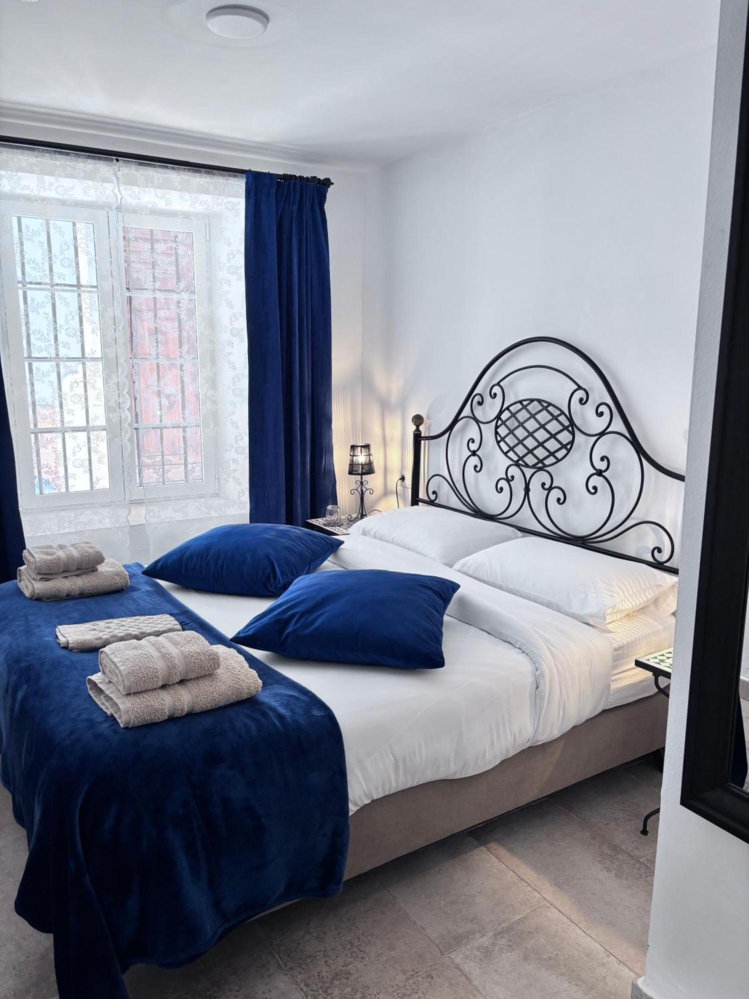 Shanti'S Andalusian Rooms Malaga Bagian luar foto