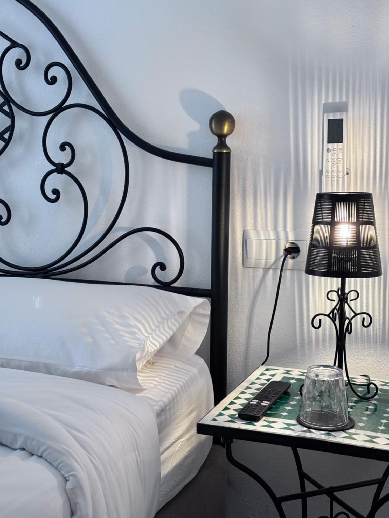 Shanti'S Andalusian Rooms Malaga Bagian luar foto