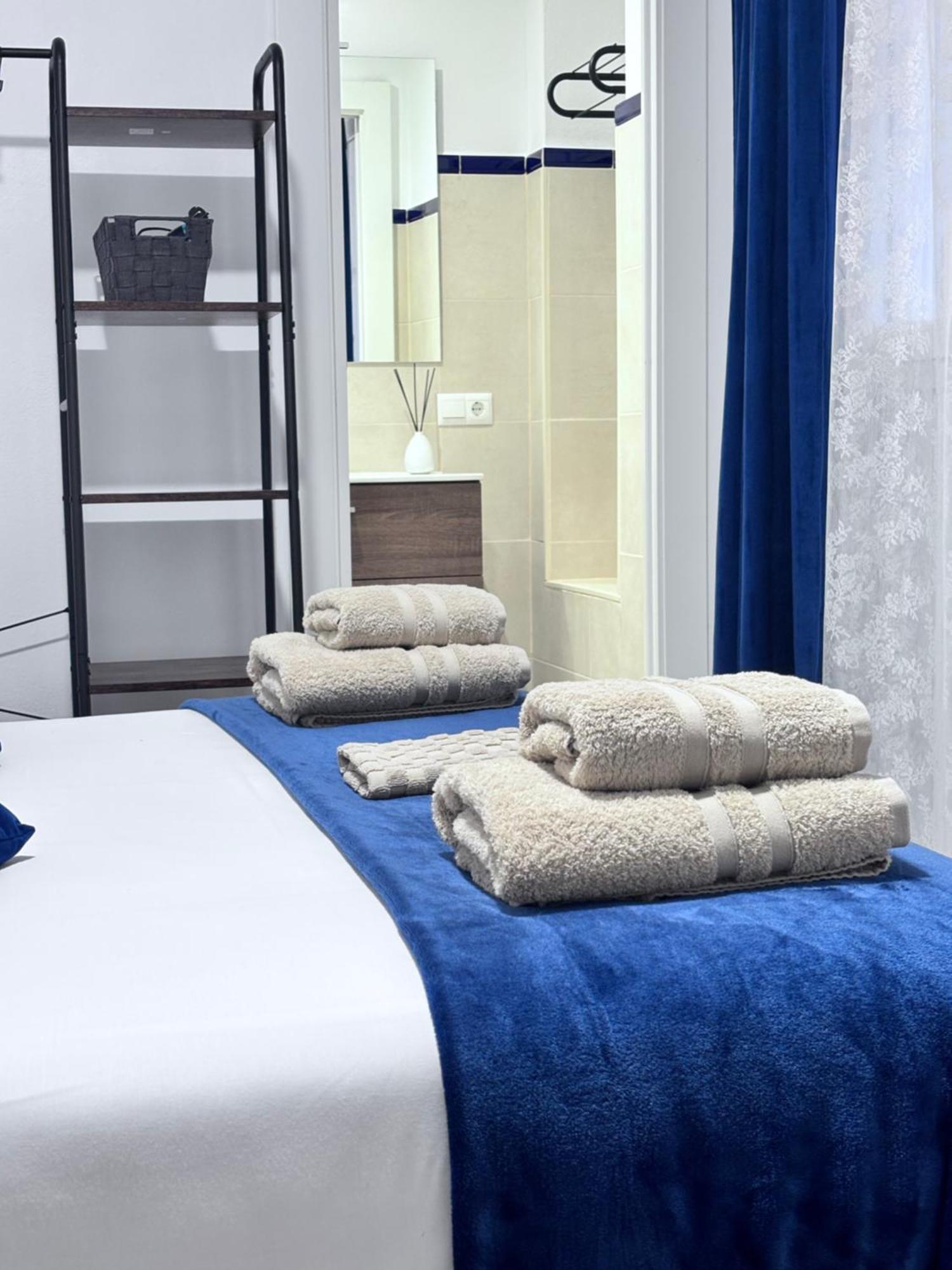 Shanti'S Andalusian Rooms Malaga Bagian luar foto