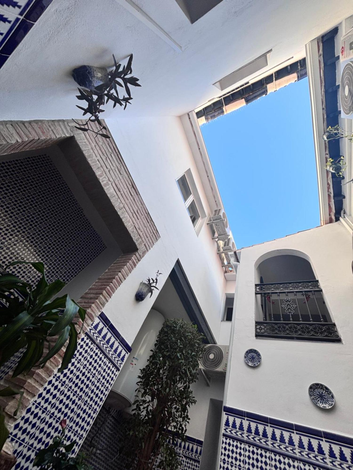 Shanti'S Andalusian Rooms Malaga Bagian luar foto